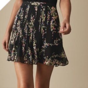 Reiss black floral mini skirt flowy pleated Belia size 8